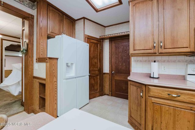 712 W Tiffin Street, Fostoria, OH 44830