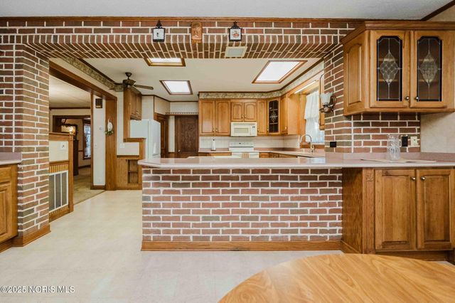 712 W Tiffin Street, Fostoria, OH 44830