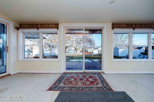 712 W Tiffin Street, Fostoria, OH 44830