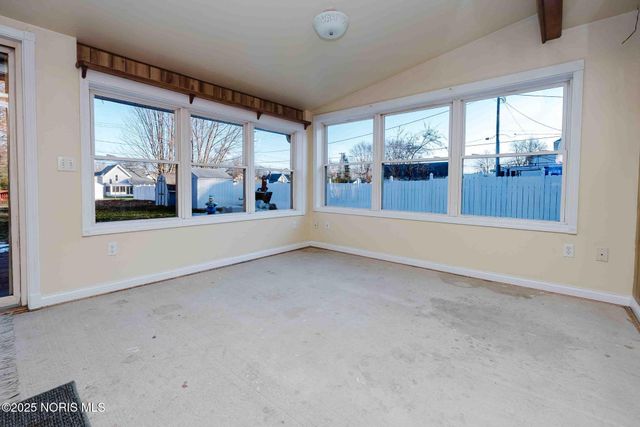 712 W Tiffin Street, Fostoria, OH 44830