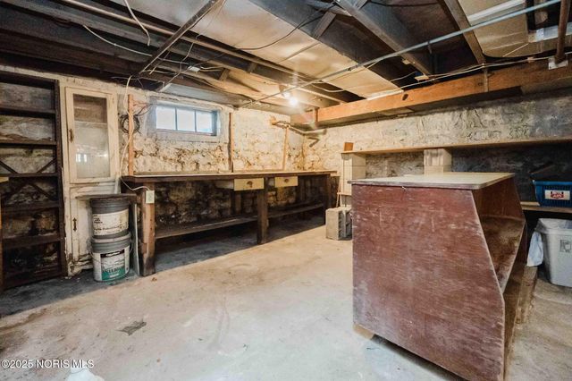 712 W Tiffin Street, Fostoria, OH 44830