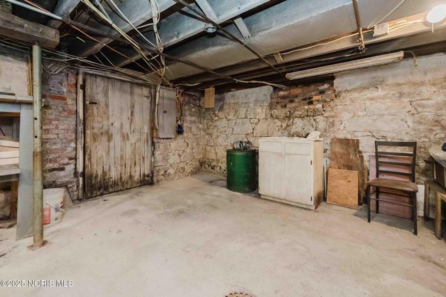 712 W Tiffin Street, Fostoria, OH 44830