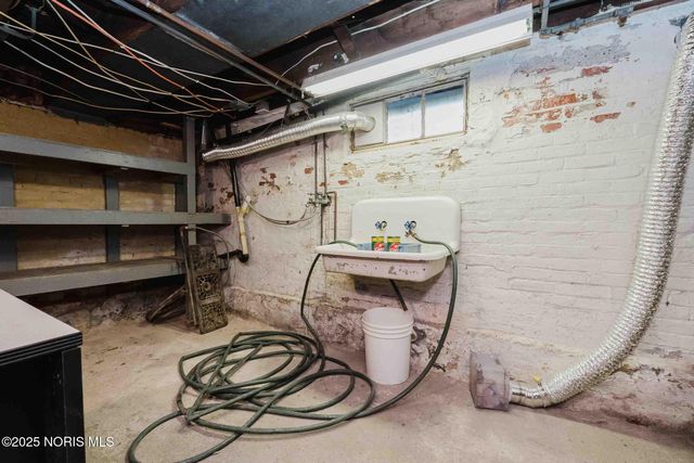 712 W Tiffin Street, Fostoria, OH 44830