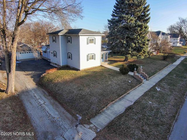 712 W Tiffin Street, Fostoria, OH 44830