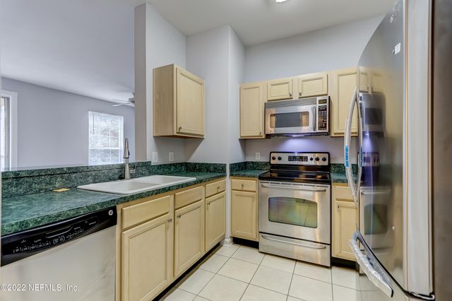 8601 BEACH Boulevard 912, Jacksonville, FL 32216