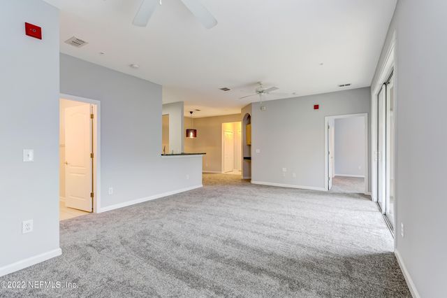 8601 BEACH Boulevard 912, Jacksonville, FL 32216