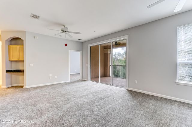 8601 BEACH Boulevard 912, Jacksonville, FL 32216