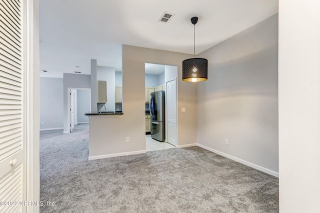 8601 BEACH Boulevard 912, Jacksonville, FL 32216