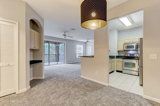 8601 BEACH Boulevard 912, Jacksonville, FL 32216