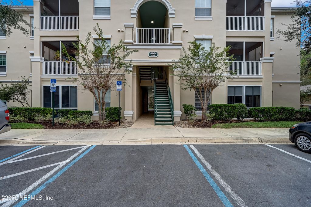 8601 BEACH Boulevard 912, Jacksonville, FL 32216