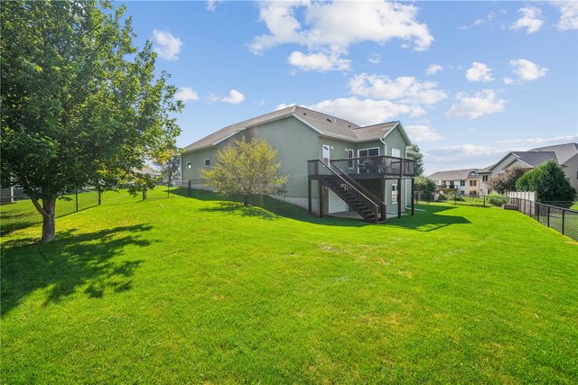 909 Aster Ct, Fairfax, IA 52228