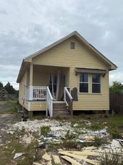 406 County Road 5015, Cleveland, TX 77327