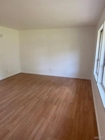 11165 Prentice Drive, St Louis, MO 63136