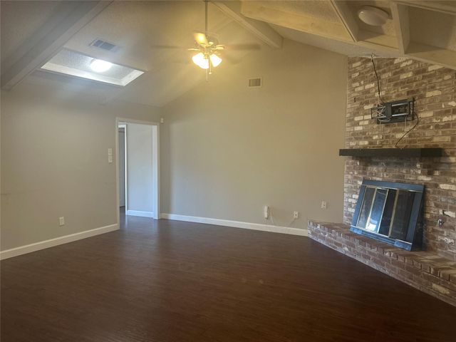 1805 King Arthur Court, Pinehurst, TX 77630