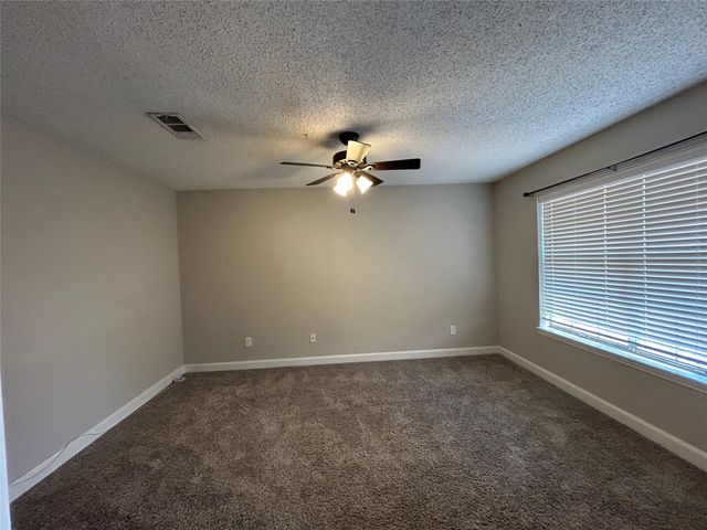 1805 King Arthur Court, Pinehurst, TX 77630