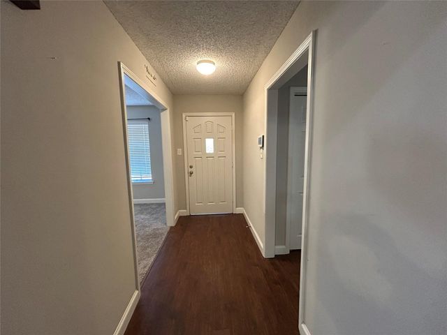 1805 King Arthur Court, Pinehurst, TX 77630