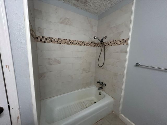 1805 King Arthur Court, Pinehurst, TX 77630