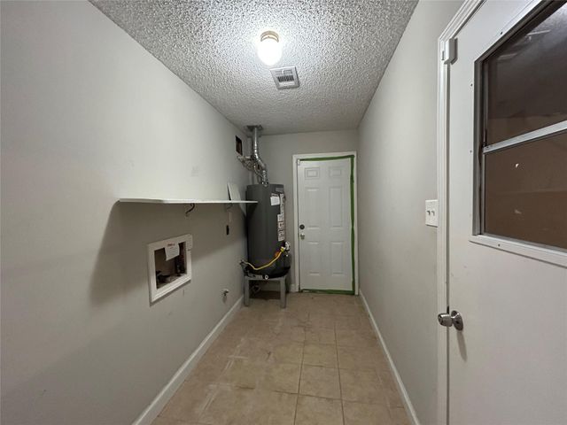 1805 King Arthur Court, Pinehurst, TX 77630