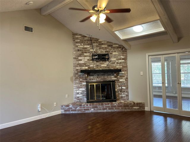 1805 King Arthur Court, Pinehurst, TX 77630