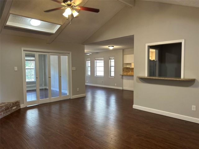 1805 King Arthur Court, Pinehurst, TX 77630