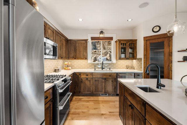 3057 NW Colonial Drive, Bend, OR 97703