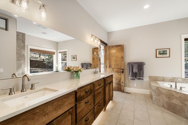 3057 NW Colonial Drive, Bend, OR 97703