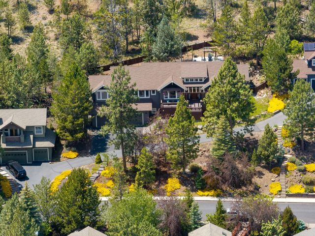 3057 NW Colonial Drive, Bend, OR 97703