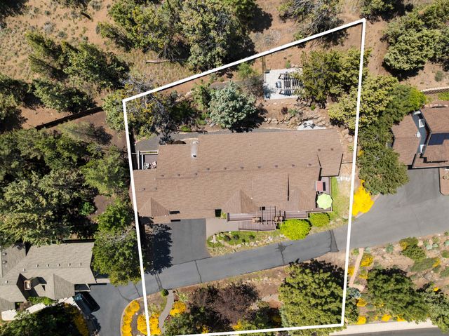 3057 NW Colonial Drive, Bend, OR 97703