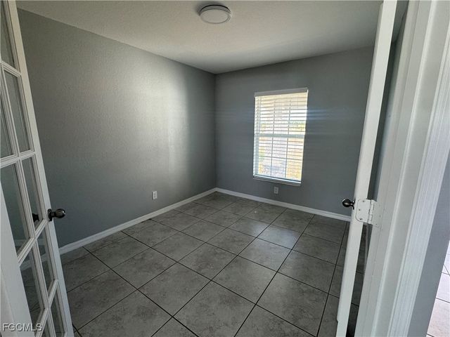 3803 NE 9th PL, Cape Coral, FL 33909