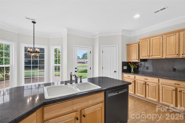 104 Elizabeth Hearth Road, Mooresville, NC 28115
