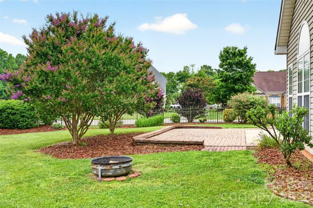 104 Elizabeth Hearth Road, Mooresville, NC 28115