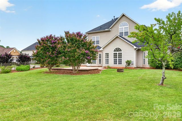 104 Elizabeth Hearth Road, Mooresville, NC 28115