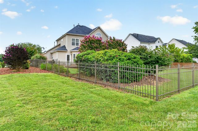 104 Elizabeth Hearth Road, Mooresville, NC 28115