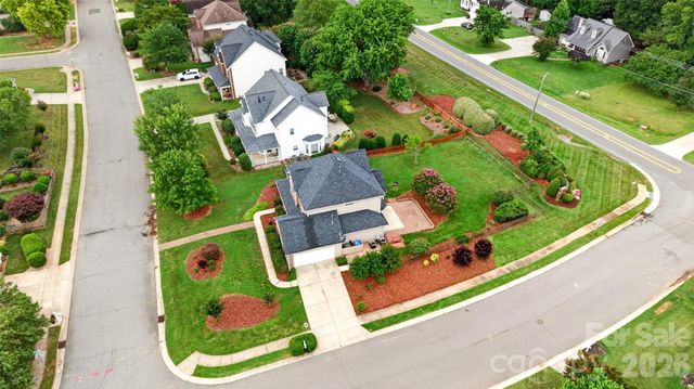 104 Elizabeth Hearth Road, Mooresville, NC 28115