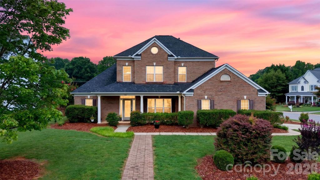 104 Elizabeth Hearth Road, Mooresville, NC 28115