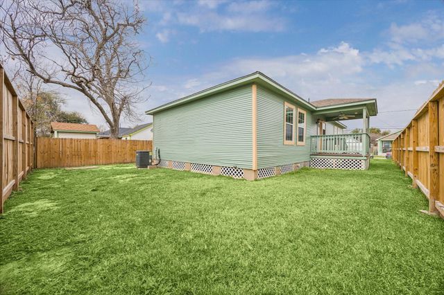 708 E 32nd Street, Houston, TX 77022