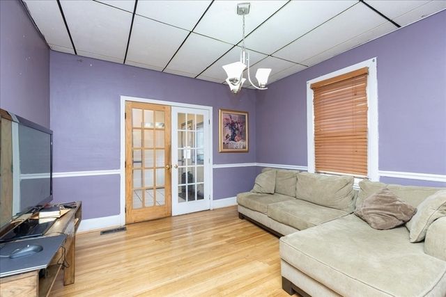 10 High Rock St, Lynn, MA 01902