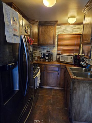 23553 Lake Drive, Crestline, CA 92325