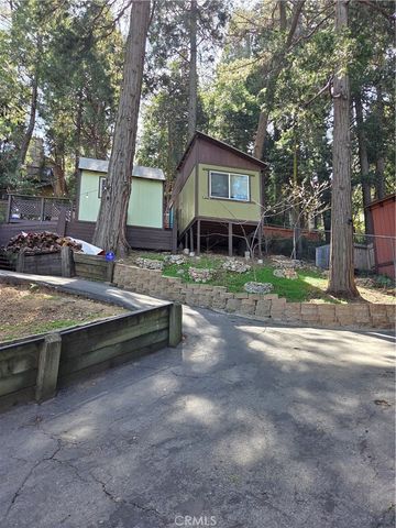 23553 Lake Drive, Crestline, CA 92325