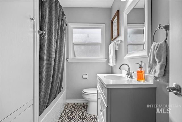 1802 S Kimball Ave, Caldwell, ID 83605