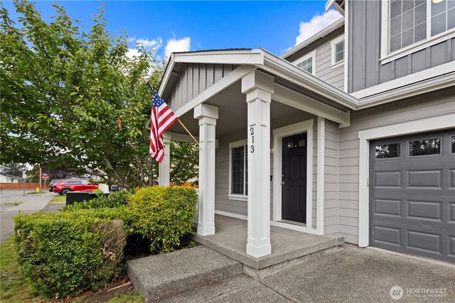 213 Bondgard Avenue E, Enumclaw, WA 98022