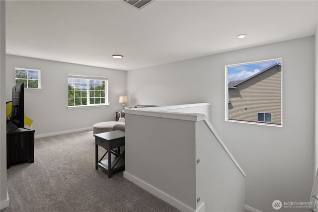 213 Bondgard Avenue E, Enumclaw, WA 98022