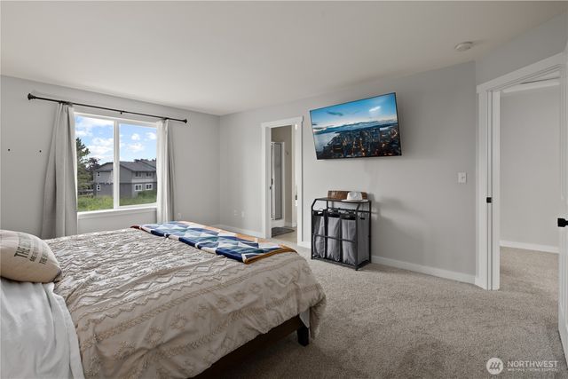 213 Bondgard Avenue E, Enumclaw, WA 98022