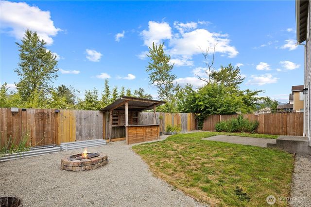 213 Bondgard Avenue E, Enumclaw, WA 98022