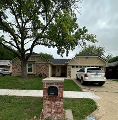 2317 Springridge Drive, Arlington, TX 76014