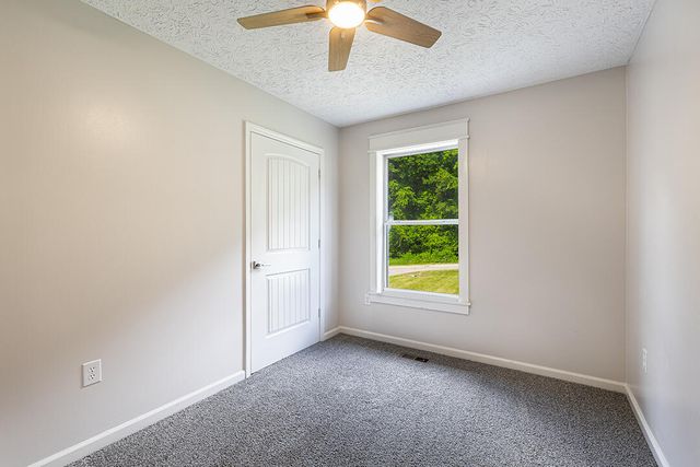 566 Lantern Way, Frenchburg, KY 40322