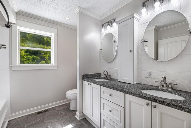 566 Lantern Way, Frenchburg, KY 40322