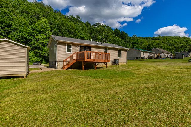 566 Lantern Way, Frenchburg, KY 40322
