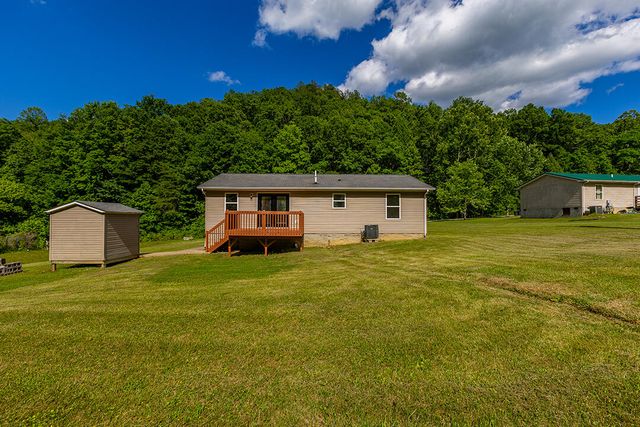 566 Lantern Way, Frenchburg, KY 40322