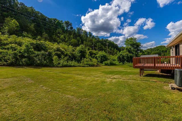 566 Lantern Way, Frenchburg, KY 40322